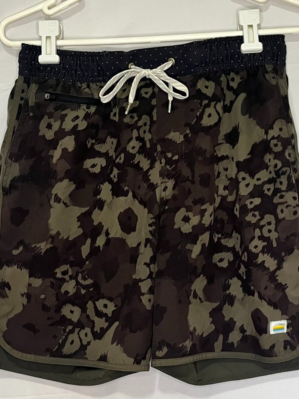 Vuori Men's Banks Short Oregano Camo Flower Small Zip Pockets Drawstring